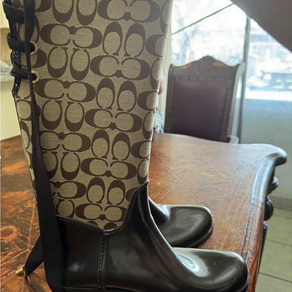 Brown coach boots - Picture 4 of 5